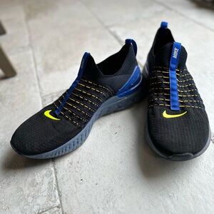 Men’s Nike Laceless Sneakers Size 14